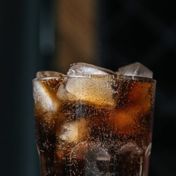 Normal Kola mı, Diyet Kola mı? Araştırmalar Ne Diyor?
