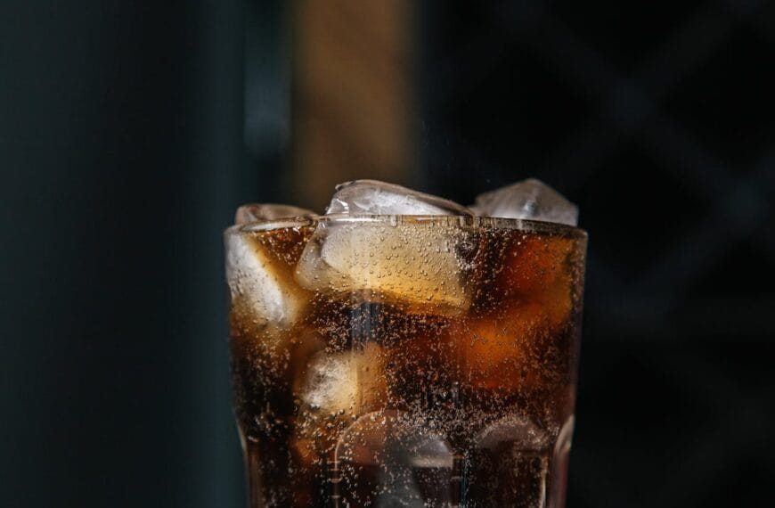 Normal Kola mı, Diyet Kola mı? Araştırmalar Ne Diyor?