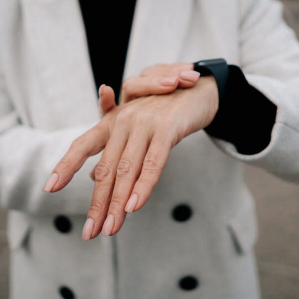 Tırnak Sağlığınızı Koruyun: Tırnak Kırılması Neden Olur, Nasıl Önlenir?