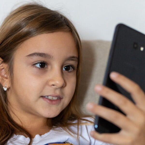 Akıllı Telefonlar Çocukların Ruh Sağlığını Nasıl Bozdu?